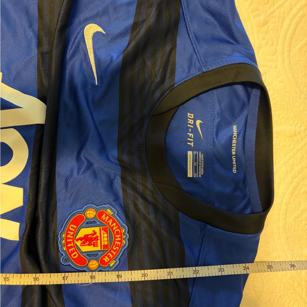 Nike Manchester United Kids Soccer Jersey with AON Logo, XL - Picture 3 of 5
